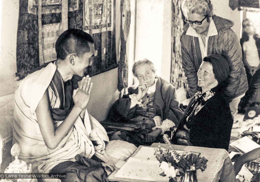 (01212_ud-3.psd) Lama Zopa Rinpoche and Bea Ribush during the Fourth Meditation Course, Kopan Monastery, Nepal, 1973. Bea Ribush is a devoted student of the lamas who became instrumental in establishing Dharma centers in Australia. Also seated in the photo is Lady Amabel Williams-Ellis.