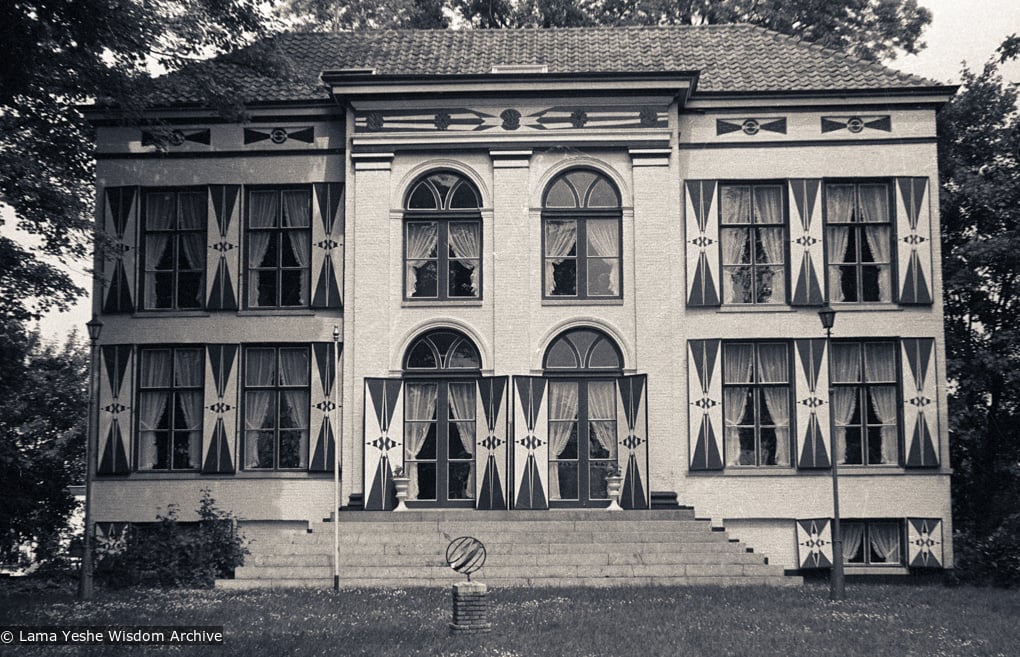 (03843_ng-3.psd) Maitreya Institute, Bruchem, Netherlands, 1981. Jan-Paul Kool (photographer)