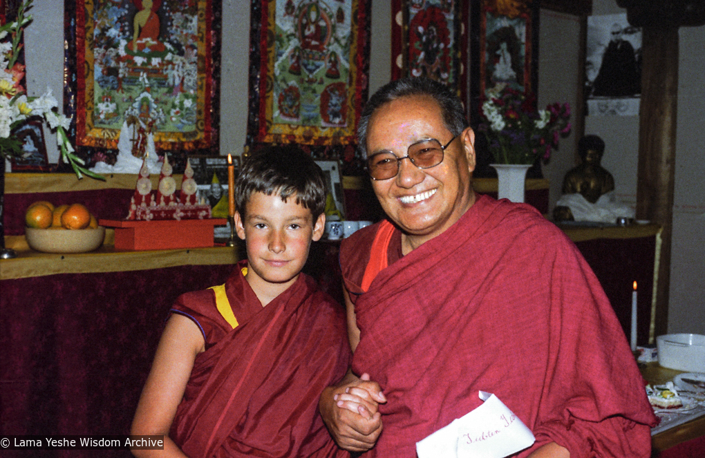 (05826_ng-3.jpg) Lama Yeshe with Tenzin Sherab Rinpoche (aka Jatse Tulku or Elijah Ary), Vajrapani Institute, Boulder Creek, California, 1983. Åge  Delbanco (photographer)