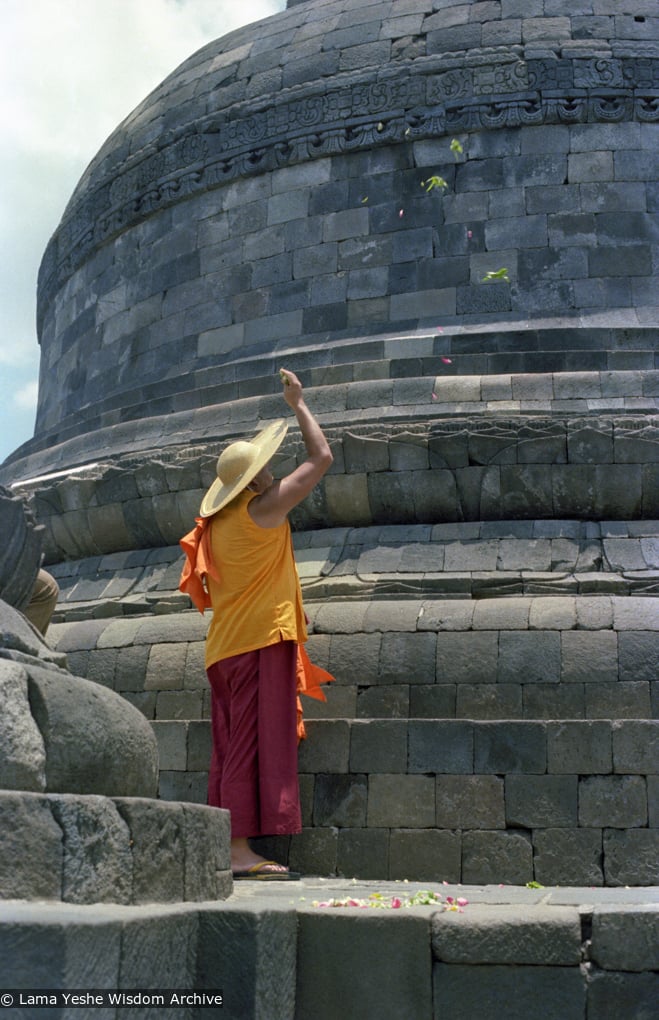 (08154_ng.JPG) Lama Yeshe at Borobodur, Java, 1979.