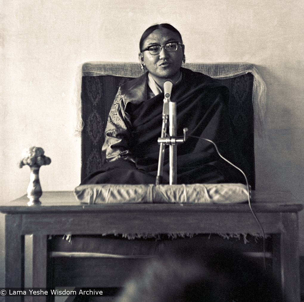 (15469_ng-3.psd) Sakya Trizen teaching at the Tibetan Library in Dharamsala, India, 1974. A number of students of Lama Yeshe also spent time studying at the Tibetan Library. Photo by Dan Laine.