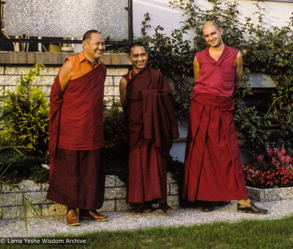 (39505_sl-3.jpg) Piero Cerri with the Lama Yeshe and Lama Zopa Rinpoche, Jagerndorf, Germany, 1981.