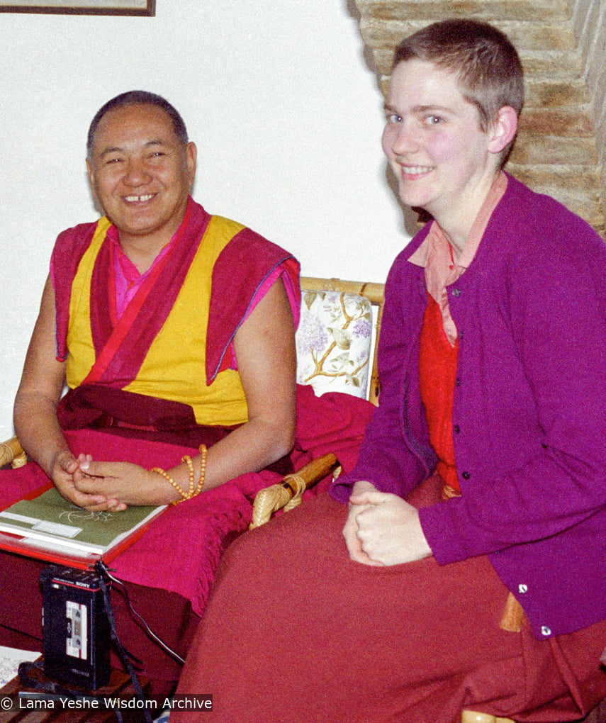 (39521_ng-3.jpg) Lama Yeshe and Connie Miller meeting on Universal Education, Istituto Lama Tzong Khapa, Pomaia, Italy, 1982.