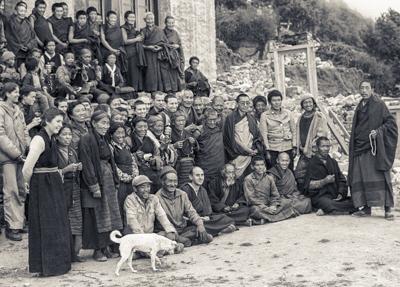Lama Zopa Rinpoche with students at Lawudo Retreat Centre, Nepal, 1977. Photo: T.Y. Alexander.
