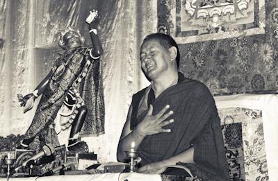 Click to view in our Image Gallery Lama Yeshe teaching at Tushita Retreat Centre, Dharamsala, India, 1983. Photo: Ueli Minder.