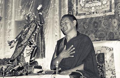 Lama Yeshe teaching at Tushita Retreat Centre, Dharamsala, India, 1983. Photo: Ueli Minder.