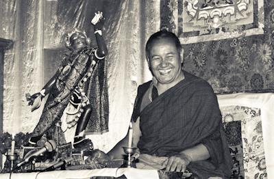 Click to view in our Image Gallery Lama Yeshe teaching at Tushita Retreat Centre, Dharamsala, India, 1983. Photo: Ueli Minder.