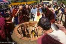 (10029_sl-3.JPG) Preparing cremation stupa, Vajrapani Institute, California, 1984. Ricardo de Aratanha (photographer)