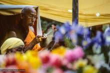 (10072_sl.JPG) Zong Rinpoche at the cremation of Lama Yeshe at Vajrapani Institute, California in March of 1984. Photo by Ricardo de Aratanha.