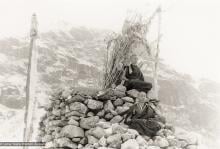 (12032_pr-2.psd) Lama Zopa Rinpoche (top) and Lama Yeshe meditating. Photo from the first trek to Lawudo Retreat Center in Nepal, spring of 1969. Lawudo was the hermitage of the Lawudo Lama, the former incarnation of Lama Zopa Rinpoche. Photos by George Luneau.