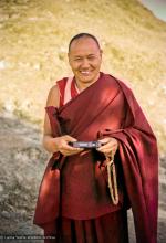 (12611_ng-2.psd) Lama Yeshe on Astrologer’s Hill, 1975. Photo from the 8th Meditation Course at Kopan Monastery, Nepal, 1975.