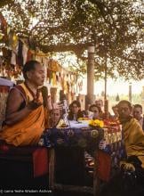 (16330_sl-3.TIF) Lama Yeshe teaching under the Bodhi Tree, Bodhgaya, India, 1982. Dan Laine (photographer)