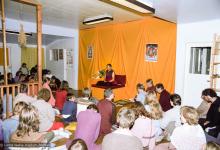 (17138_ng.TIF) Over one weekend at Barnens O on Vaddo in September of 1983, Lama Yeshe gave a meditation course which later was published in English called "Light of Dharma", translated into Swedish as "Lamas ljus". Photos by Holger Hjorth. You can read a transcript here: http://www.lamayeshe.com/index.php?sect=article&id=719