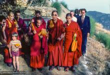 (24188_sl-3.psd) Lama Yeshe with Losang Tsultrim Geshe, His Holiness and entourage arriving at O Sel Ling. In September of 1982, H.H. Dalai Lama visited this retreat center that the lamas had just set up in Bubion, a small town near the Alpujarra mountains near Granada, Spain. At the end of the visit His Holiness gave the center its name, O Sel Ling.