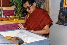 (33281_pr.jpg) Lama Zopa Rinpoche during a cycle of pujas that were done for Lama Yeshe before the formal cremation, Vajrapani Institute, California, 1984. Photo by Ricardo de Aratanha.