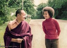 (38115_pr-3.jpg) Lama Yeshe and Jan Willis, Madison, WI, 1974. Jan Willis (donor)