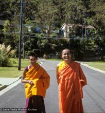 (39304_sl-3.jpg) Lama Zopa Rinpoche and Lama Yeshe, Sydney, 1975.