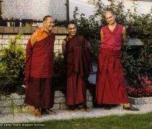 (39505_sl-3.jpg) Piero Cerri with the Lama Yeshe and Lama Zopa Rinpoche, Jagerndorf, Germany, 1981.