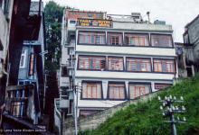 (39526_sl-3.psd) Tara Hotel, Darjeeling, India, 1982.