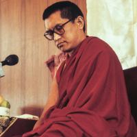 Click to view in our Image Gallery (04236_sl.JPG) Lama Zopa Rinpoche teaching in Geneva, Switzerland, 1983. Photos by Ueli Minder.