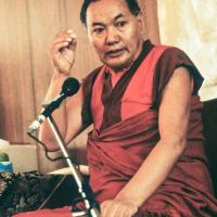 (04249_sl-2.psd) Lama Yeshe teaching in Geneva, Switzerland, 1983. Photos by Ueli Minder.