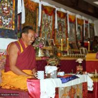 (05736_ng-3.jpg) Lama Yeshe teaching at Vajrapani Institute, Boulder Creek, California, 1983. Åge  Delbanco (photographer)