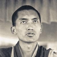 (07701_ng-2.psd) Lama Zopa Rinpoche teaching at the Sixth Meditation Course, Kopan Monastery, Nepal, 1974. Photo by Ursula Bernis.