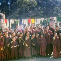 (09689_sl.JPG) The lamas along with new western monks and nuns posing with the Mount Everest Center students in Bodhgaya, India, 1974. Photo includes Daja Meston (Thubten Wangchuk), Kyabje Zopa Rinpoche, Lama Yeshe, Lama Lhundrup Ringsel, Nick Ribush, and Lama Pasang Tsering.