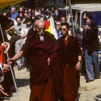 Click to view in our Image Gallery (10025_sl.JPG) Zong Rinpoche arrives at the cremation of Lama Yeshe at Vajrapani Institute, California in March of 1984. Photo by Ricardo de Aratanha.