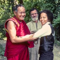 (12767_sl-3.tif) Lama Yeshe with Åge Delbanco and Jan Willis (Losang Chokyi), Vajrapani Institute, Boulder Creek, California, 1983. Åge Delbanco (photographer)