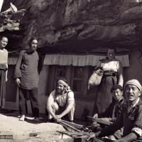 (15078_ng-2.psd) Lama Yeshe, Robert and Jesse Sternfield, and Tsultrim Allione with workers outside of the cave of the Lawudo Lama,  Lawudo Retreat Centre, 1970. Photo by Terry Clifford.