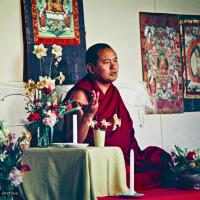 (16701_ng.psd) Lama Yeshe teaching at Olinda, Australia. On 29 July 1976 Lama Yeshe gave a public lecture in Melbourne. That same evening a weekend course for eighty commenced at Olinda in the Dandenong Ranges outside the city.