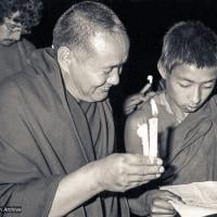 (25140_ng-3.psd) Lama Yeshe with a MEC novice, Christmas, Kopan Monastery, 1978. Robin Bath (photographer)