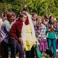 (33509_pr-3.psd) Body of Lama Yeshe carried by Bill Kane, Tom Waggoner, John Mckay, Vajrapani Institute, California, 1984. Åge Delbanco (photographer)