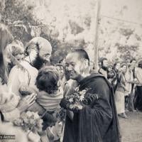 (39443_ud-3.psd) Lama Yeshe, Dorian Ribush holding Ling, Alison Ribush with Kalu just behind Dorian, Chenrezig Institute, Australia, 1979.