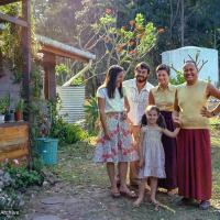 (39446_ud-3.psd) Tom and Kathy Vichta with their daughter Rhianon, Yeshe Khadro (Marie Obst) and Lama Yeshe, Mooloolah, Australia, 1981.