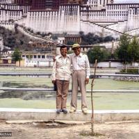 (39514_ud-3.jpg) Lama Yeshe with Sharpa Tulku in front of the Potala Palace, Lhasa, Tibet, 1982. Wisdom Publications (donor)