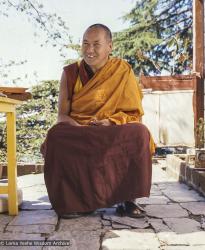 (00633_ud-3.jpg) Lama Yeshe on the new retreat house balcony, Tushita, 1982. Jorge Zontal (photographer)