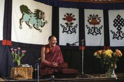 (04028_ng.JPG) Lama Yeshe teaching at Kosmos Centre, Amsterdam, 1980. Jan-Paul Kool (photographer)