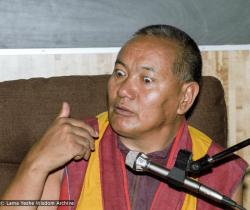 (17121_ng.TIF) Lama Yeshe was invited to Sweden for one week in September 1983. Here at Etnografiska Museet in Stockholm he gave a public teaching on Death, Intermediate State and Rebirth. Photos by Holger Hjorth.