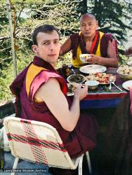 (22079_ng-3.jpg) Peter Kedge and Lama Yeshe having lunch, Tushita Retreat Centre, Dharamsala, India, 1982.