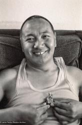 (22764_ng.tif) Lama Yeshe blessing a small statue,UCSC (University of California, Santa Cruz), United States, 1978. Jon Landaw (photographer)