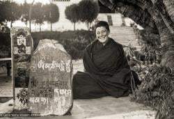 (25495_ng-3.psd) Elisabeth Drukier, Kopan Monastery, 1976.