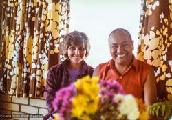 (25779_pr-3.psd) Lama Yeshe with Maria Nagy, Caloundra, Australia, 1981.