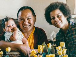 (39378_pr-3.psd) Lama Yeshe, Danielle Solick (daughter of Robbie and Randa), Jan Willis, Santa Cruz, CA, 1978. Robbie Solick (photographer)