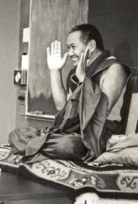 Lama Yeshe teaching at the University of California Santa Cruz (UCSC), USA, spring 1978. Photo: Jon Landaw.